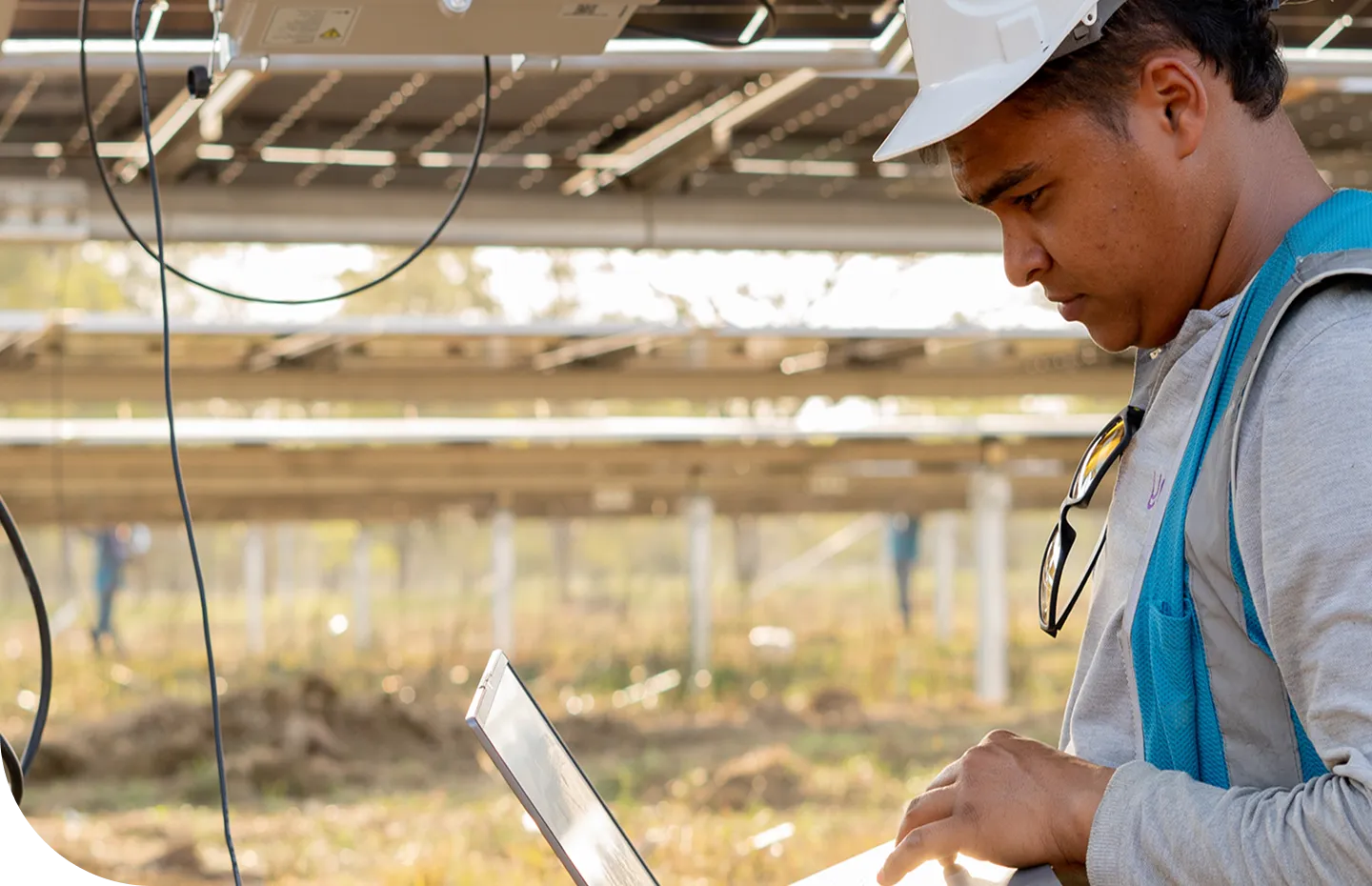Integrante del equipo técnico de Solé en operación